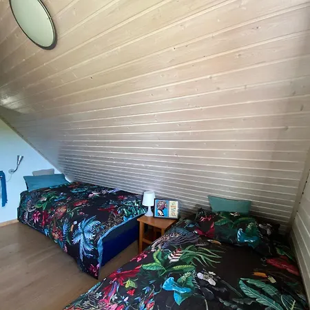 Neu! Haus Lola *
